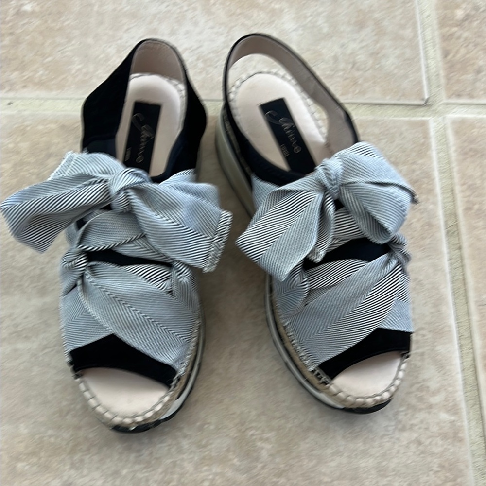 Chic Women's Black and Gray Espadrille Sandals